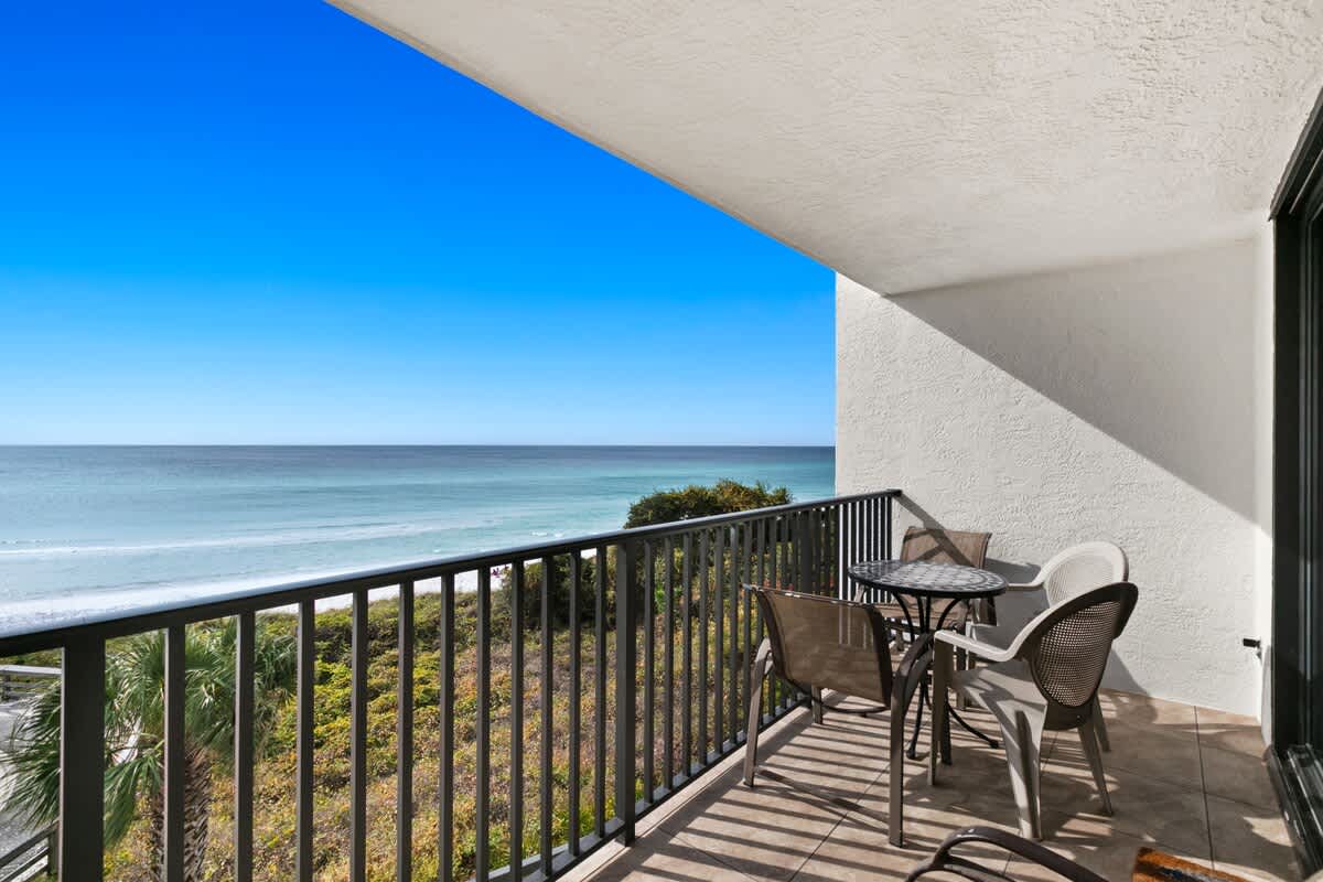 One Seagrove Place 0301 24