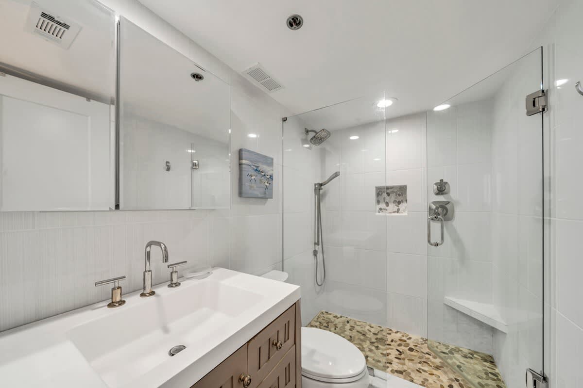 One Seagrove Place 0305 18