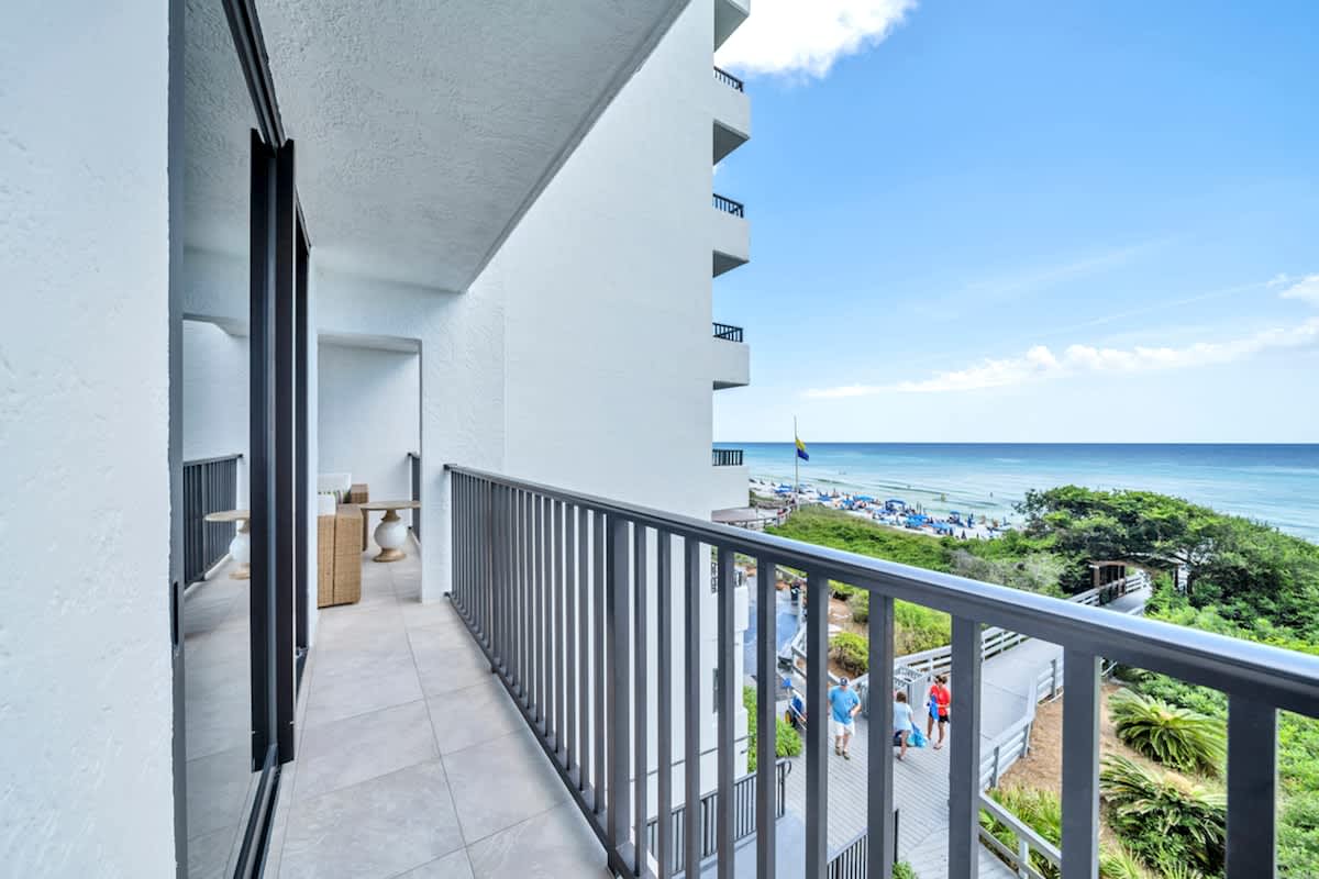 One Seagrove Place 0305 30