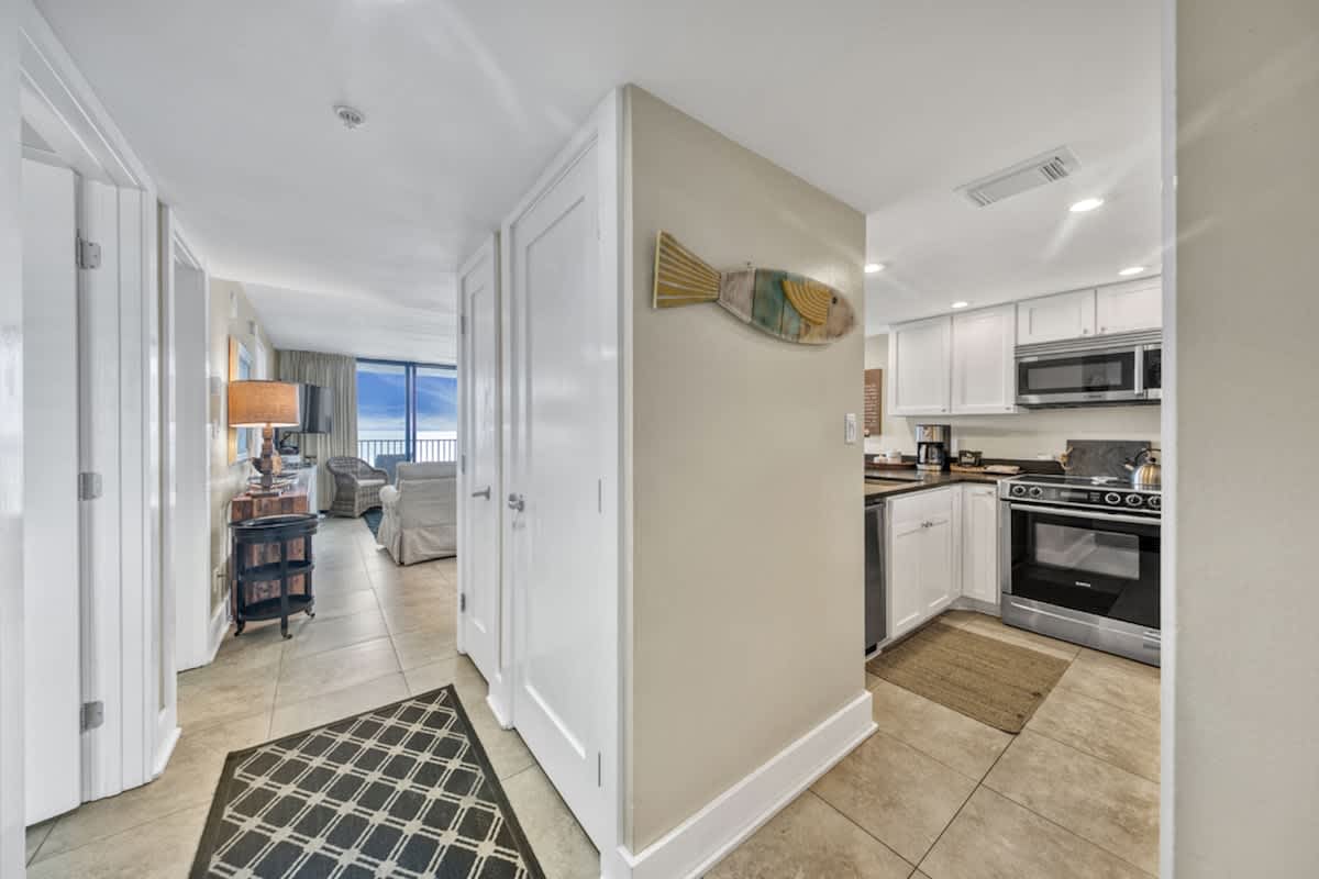 One Seagrove Place 0401 | Photo 16