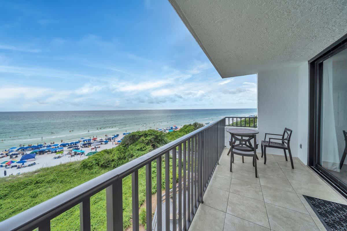 One Seagrove Place 0402 27