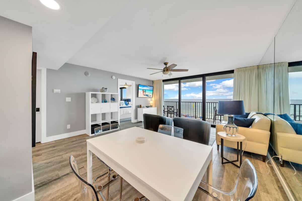 One Seagrove Place 0402 8