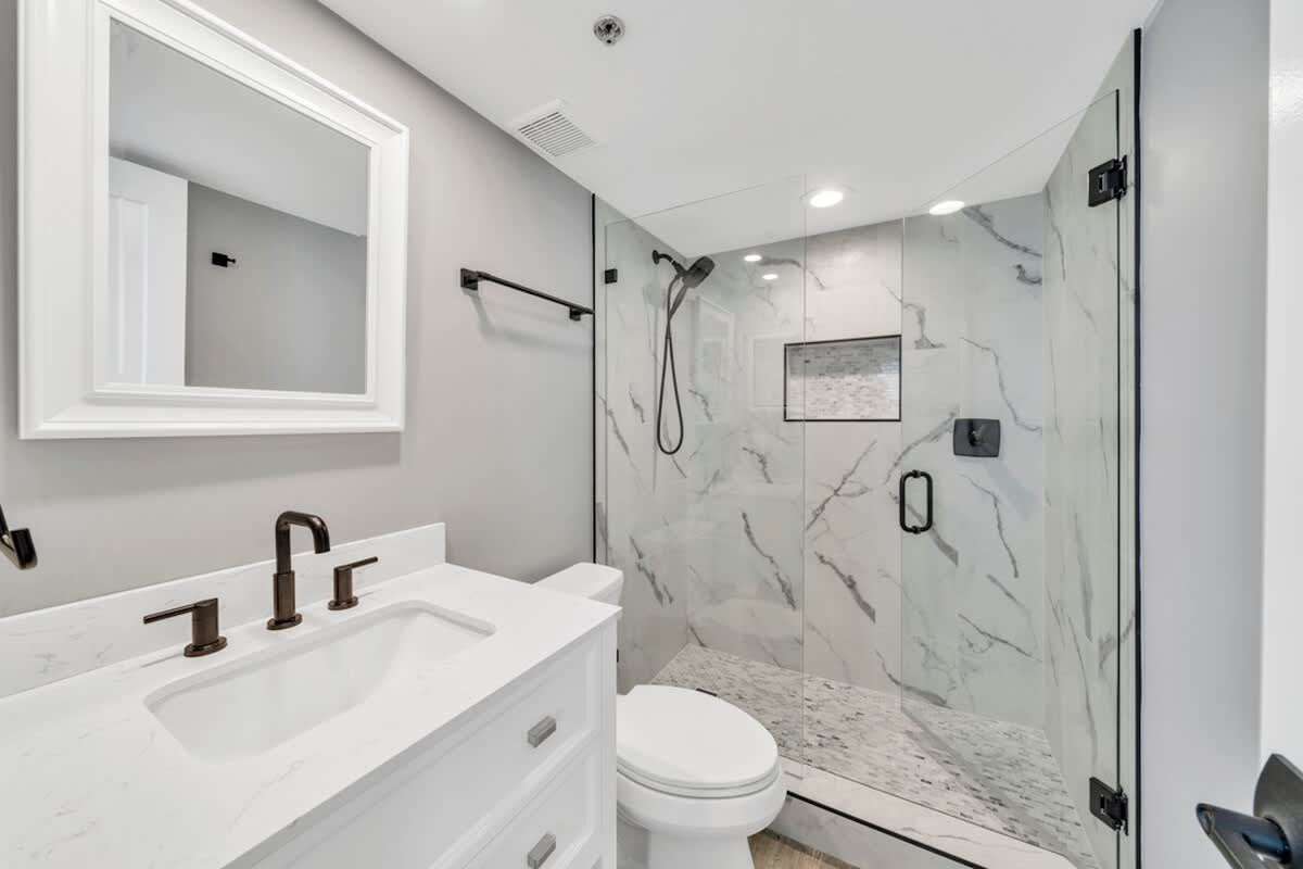 One Seagrove Place 0402 19