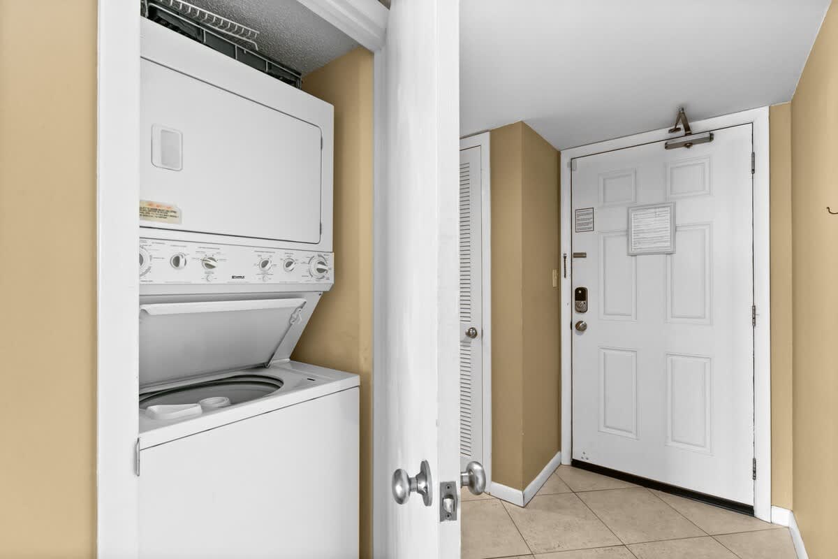 One Seagrove Place 0405 7