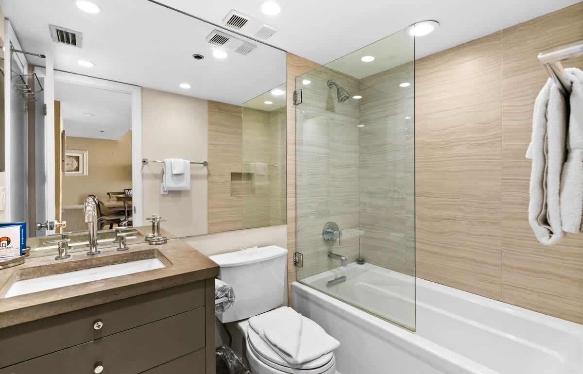 One Seagrove Place 0405 18