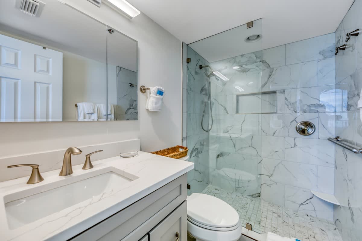 One Seagrove Place 0406 | Photo 15