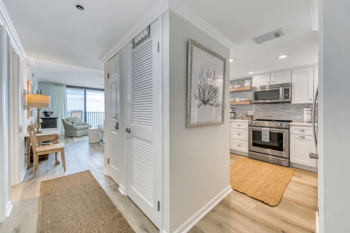 One Seagrove Place 0406 | Photo 9