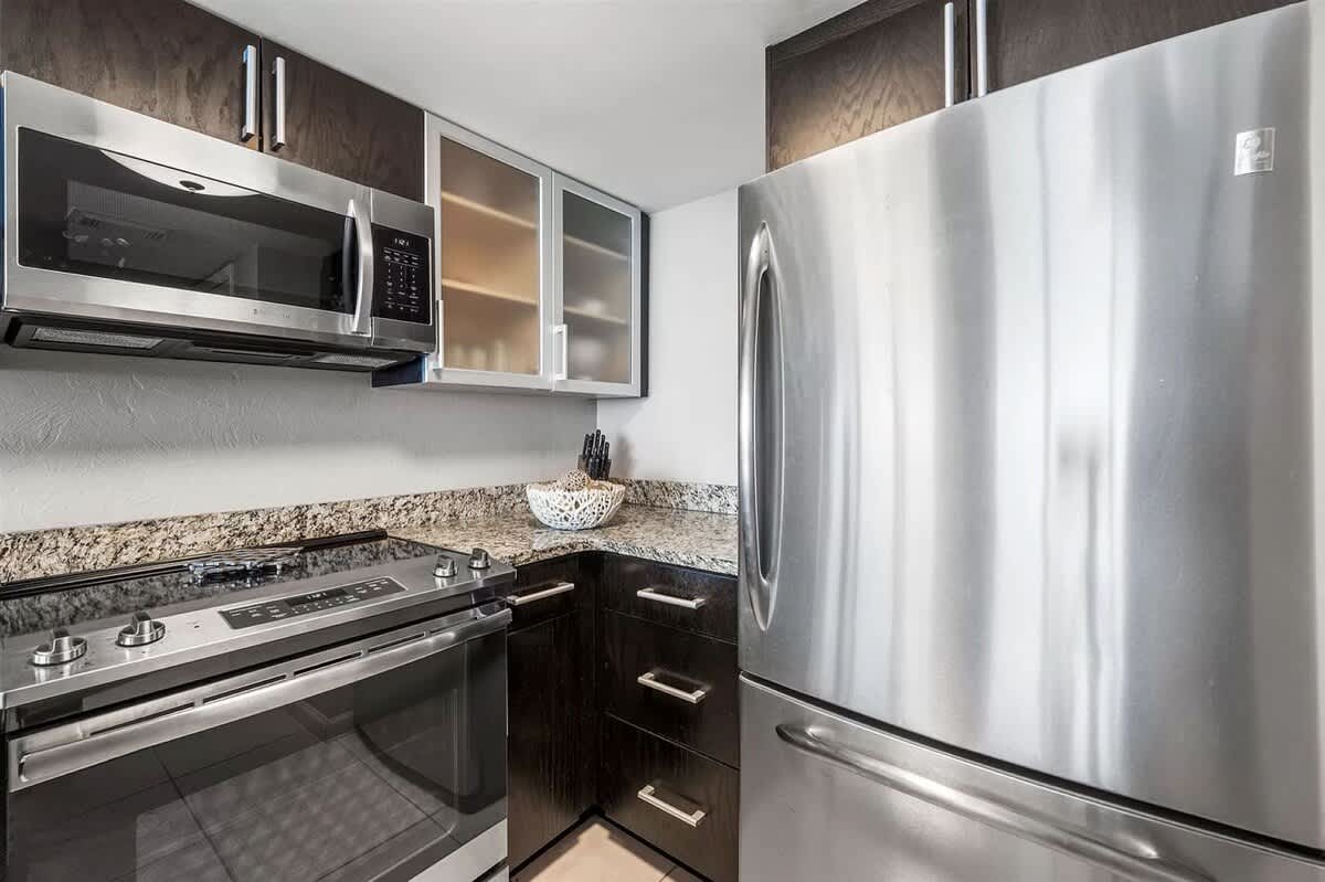 One Seagrove Place 0506 | Photo 11