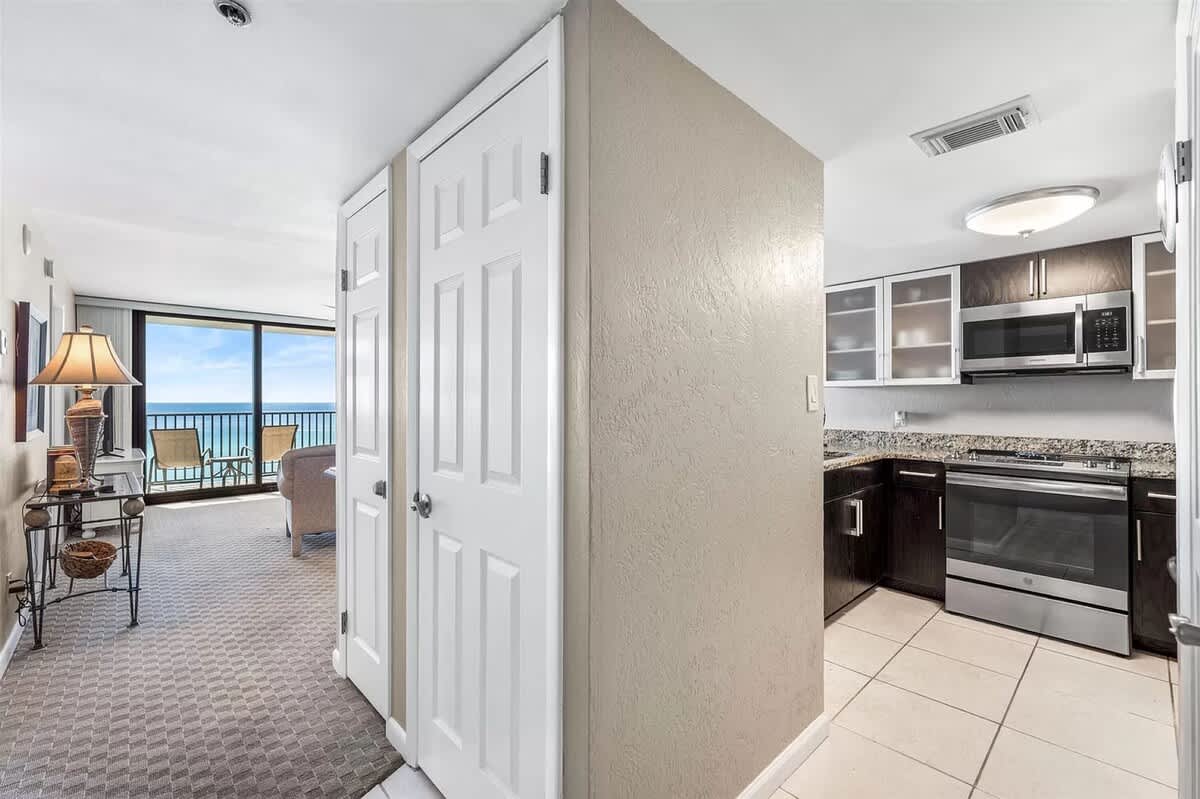 One Seagrove Place 0506 | Photo 20