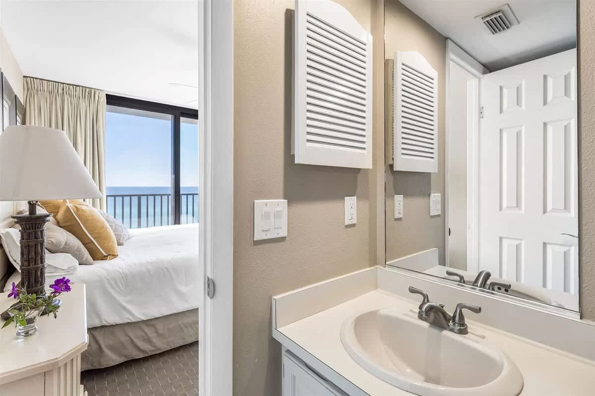 One Seagrove Place 0506 | Photo 19