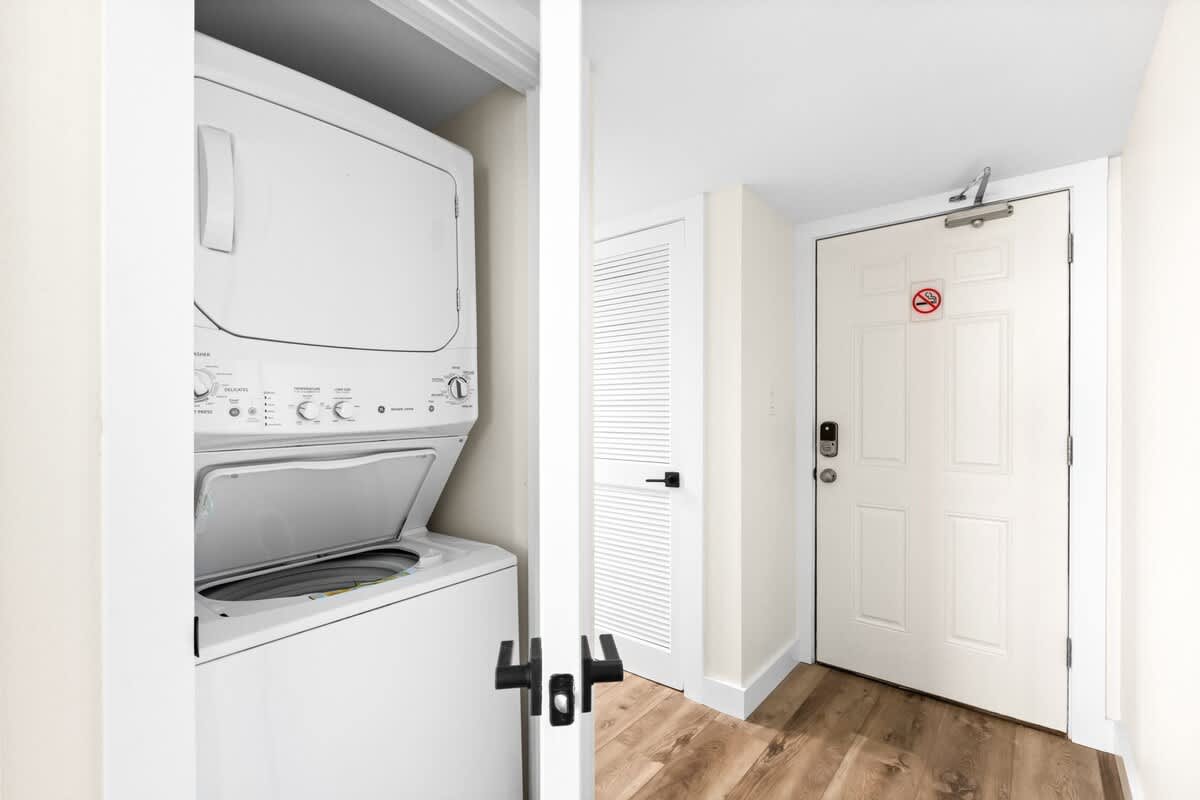 One Seagrove Place 0606 7