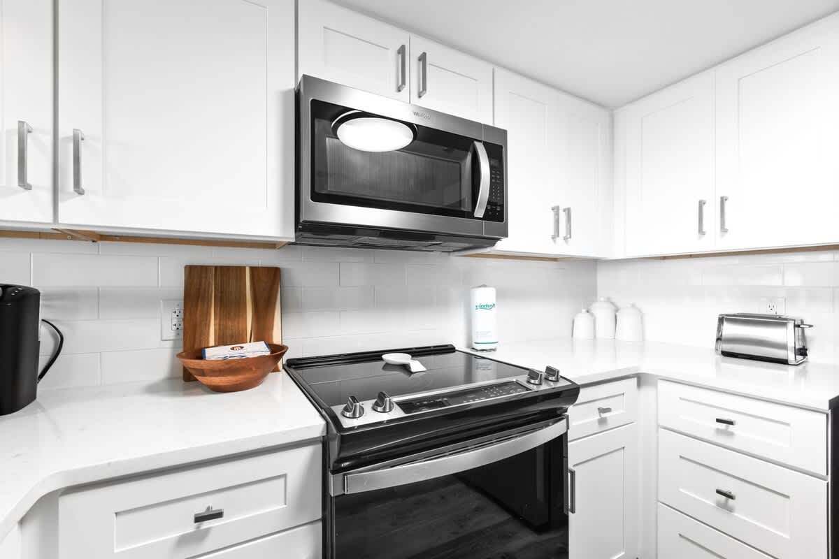 One Seagrove Place 0606 12