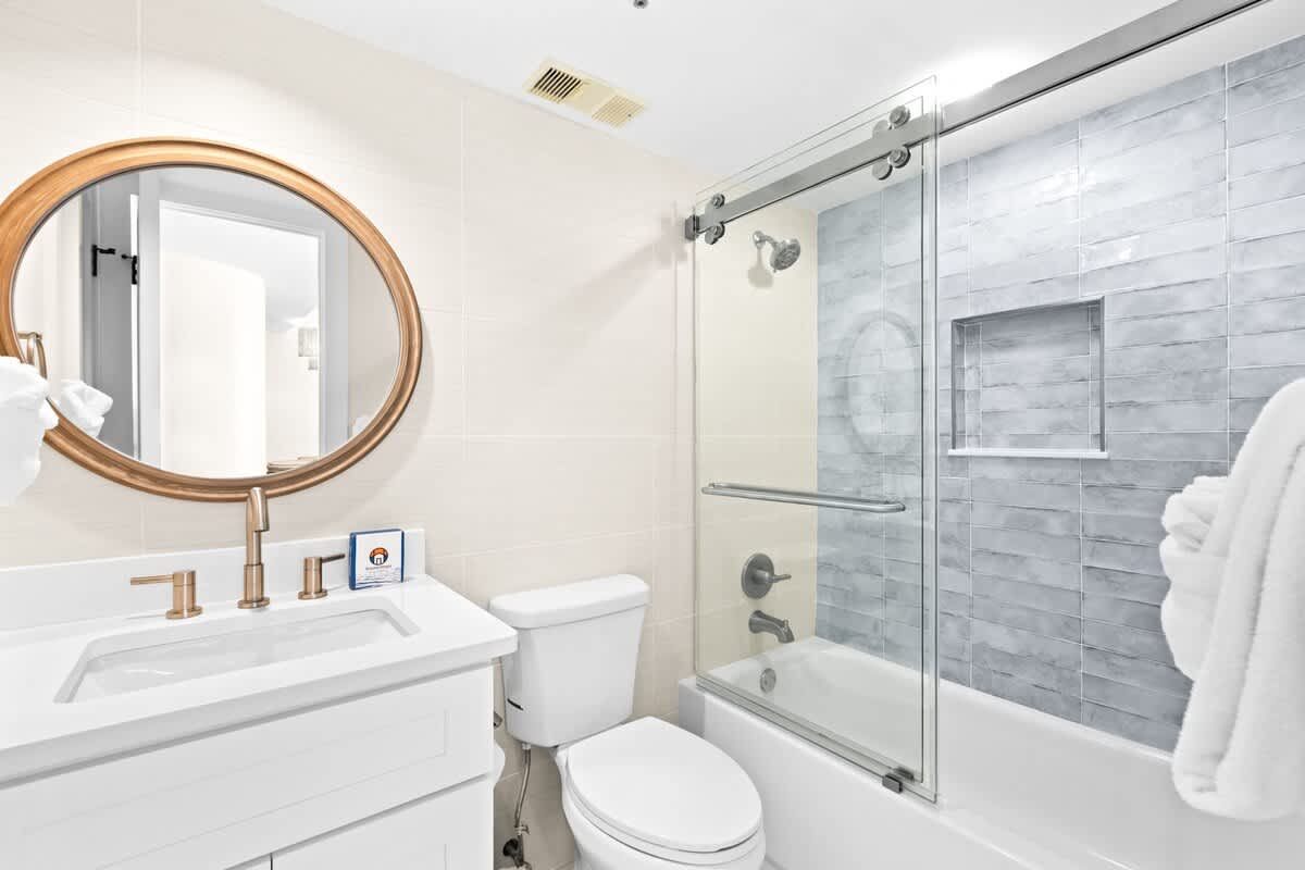 One Seagrove Place 0606 16