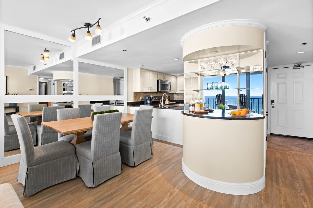 One Seagrove Place 0707 | Photo 8