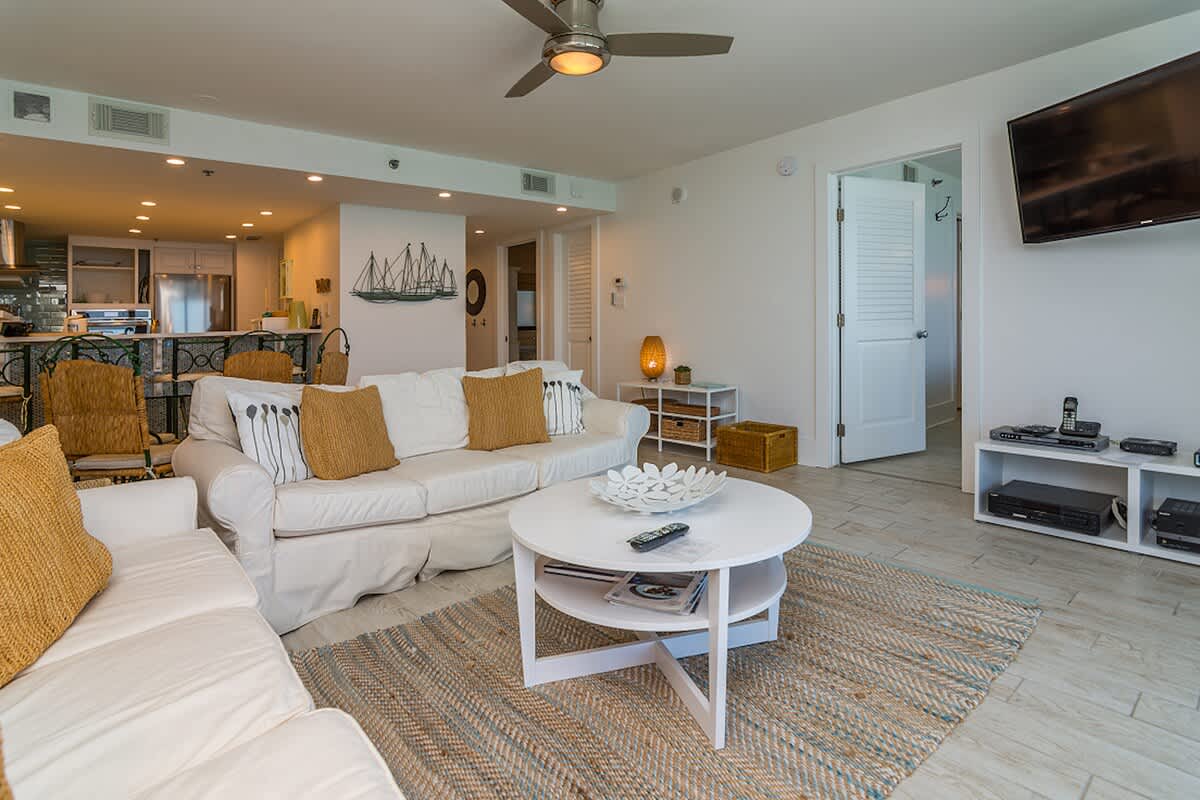 One Seagrove Place 1302 | Photo 6