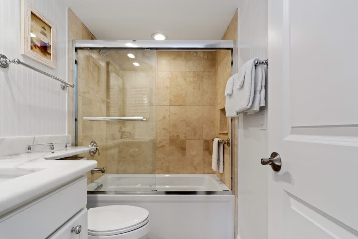 One Seagrove Place 1303 | Photo 24