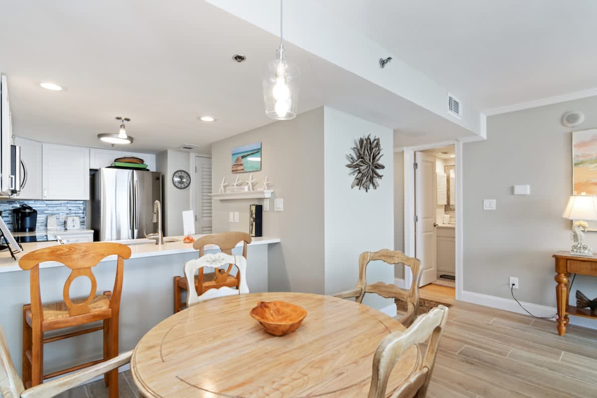 One Seagrove Place 1303 | Photo 9