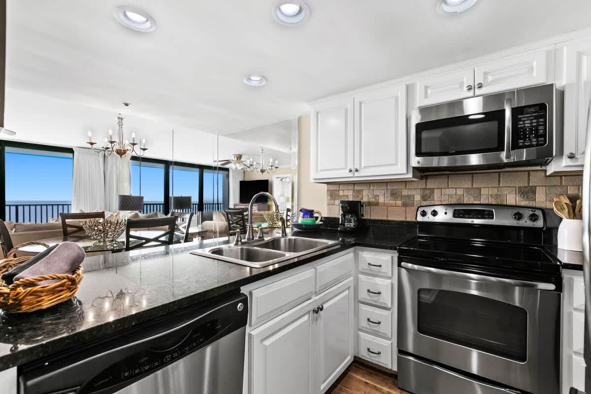 One Seagrove Place 1406 | Photo 6