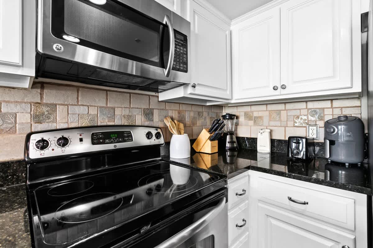 One Seagrove Place 1406 | Photo 7