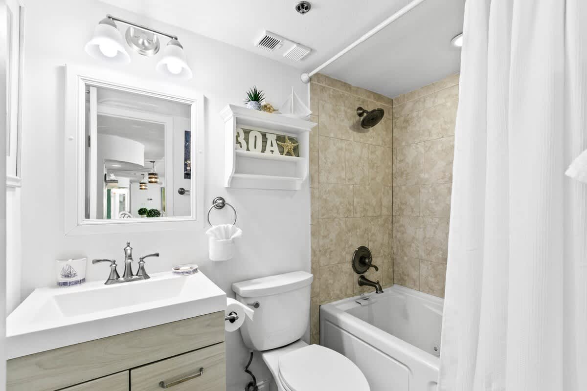 One Seagrove Place 1407 | Photo 26