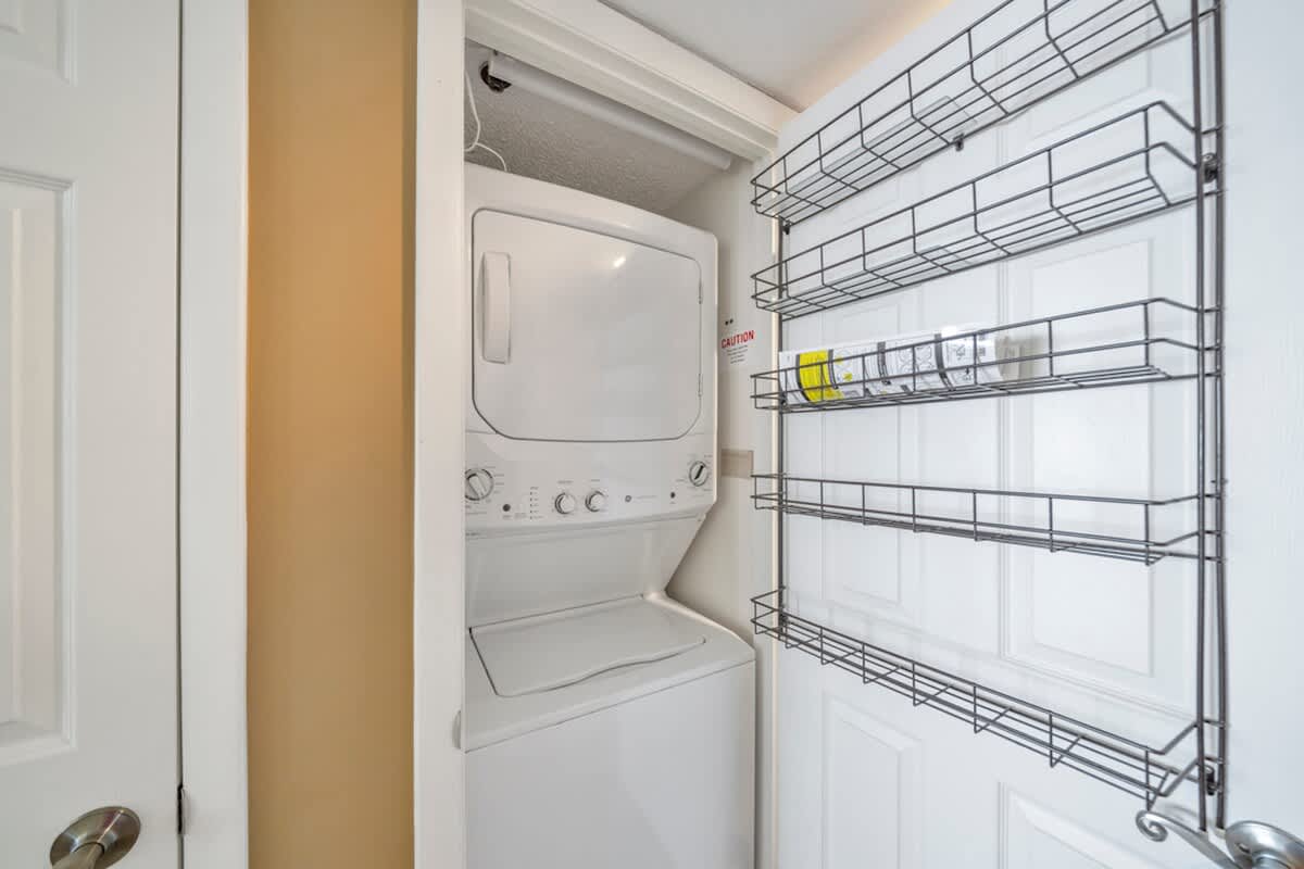 One Seagrove Place 1408 16