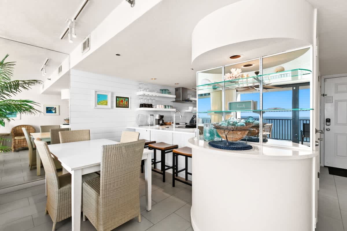 One Seagrove Place 1503 7