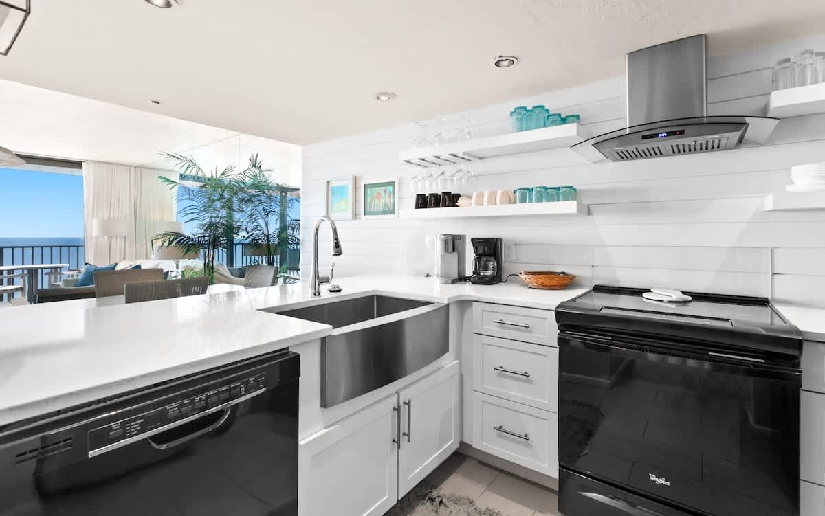 One Seagrove Place 1503 12