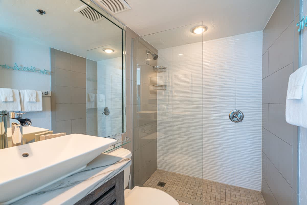 One Seagrove Place 1503 15