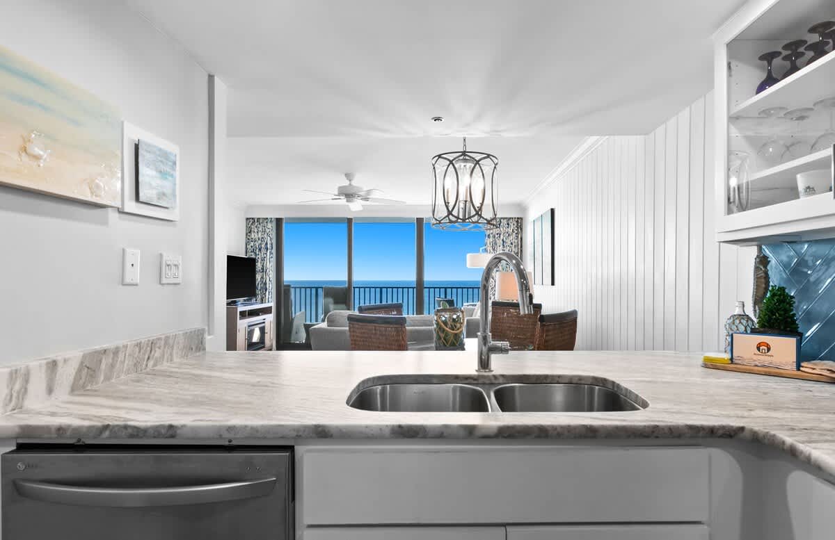 One Seagrove Place 1504 | Photo 13