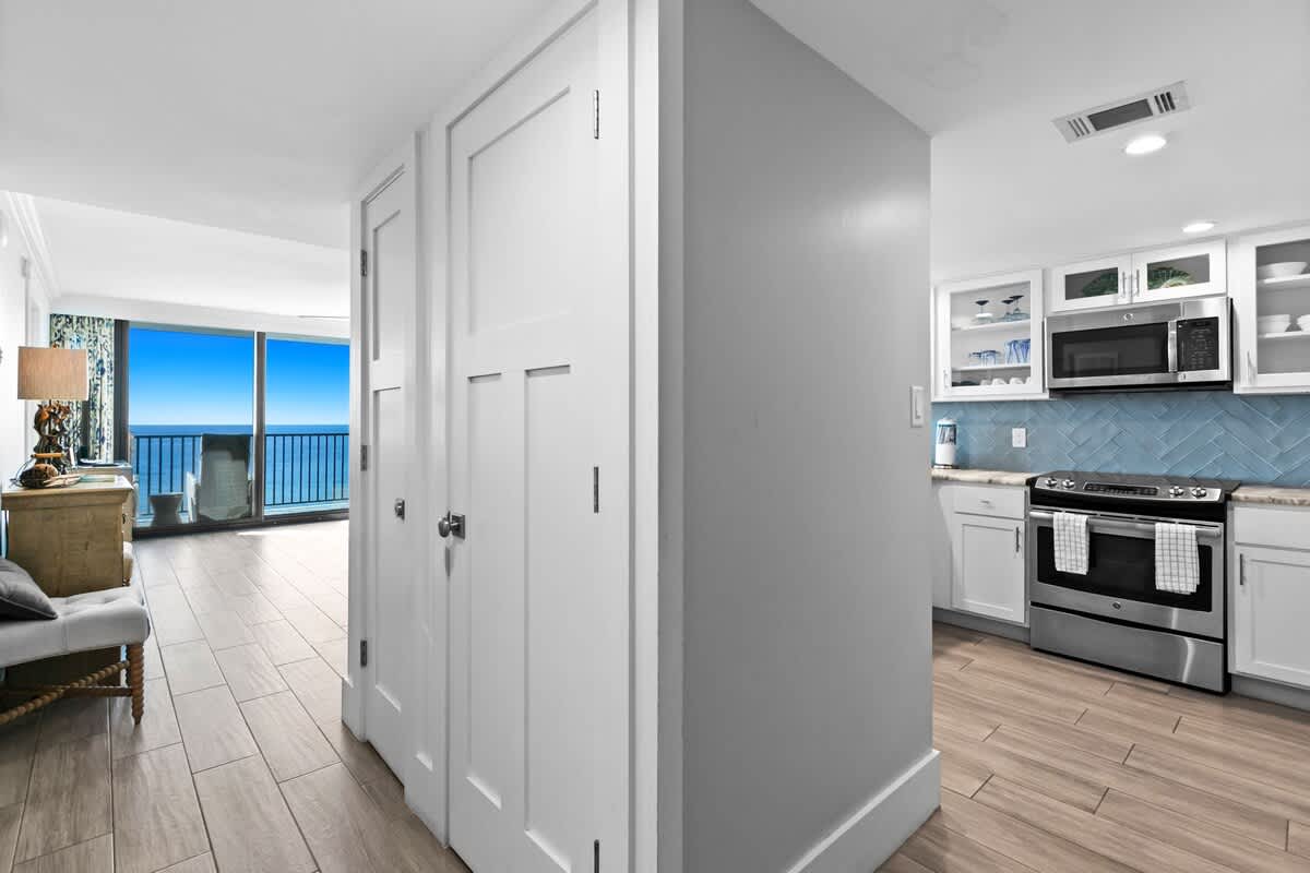 One Seagrove Place 1504 | Photo 9