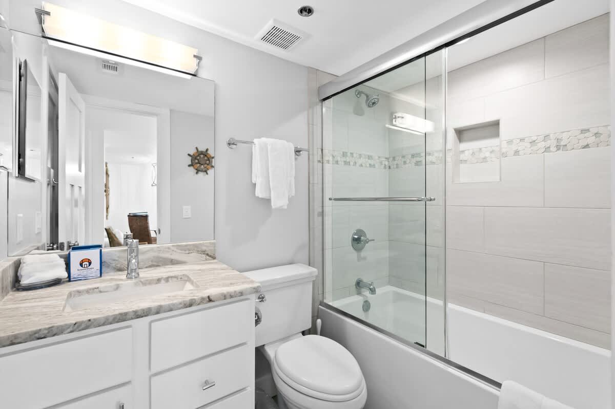 One Seagrove Place 1504 | Photo 22