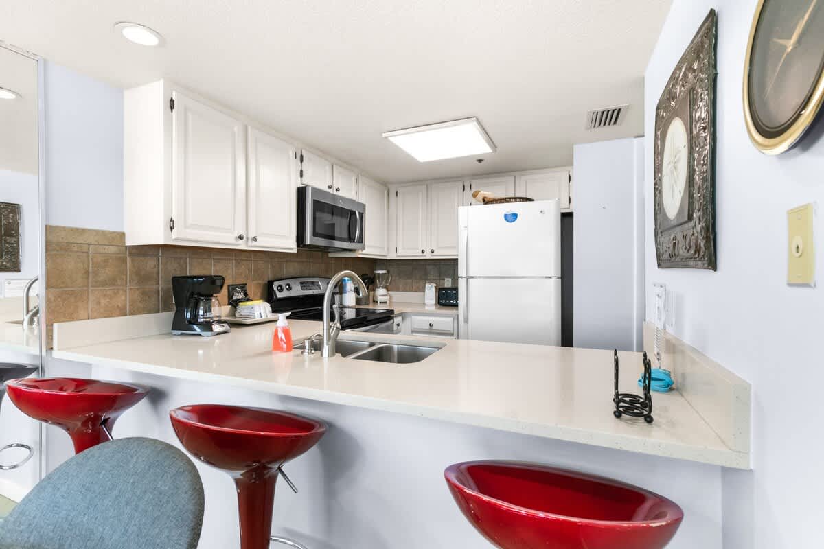 One Seagrove Place 1505 | Photo 10