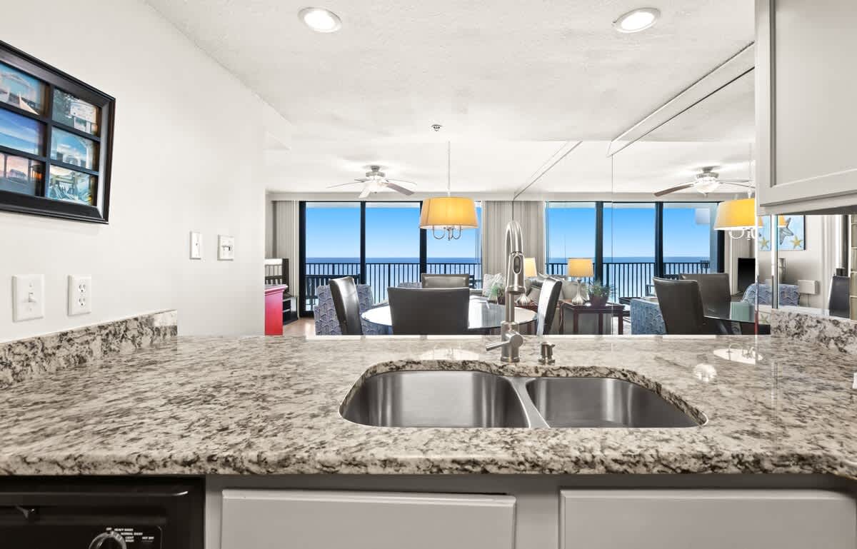 One Seagrove Place 1507 14