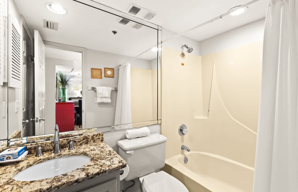 One Seagrove Place 1507 22