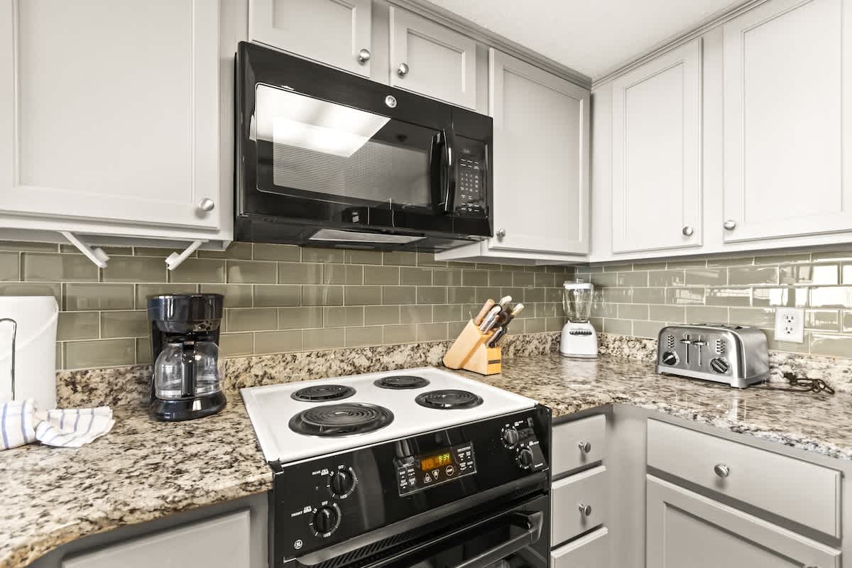 One Seagrove Place 1507 13