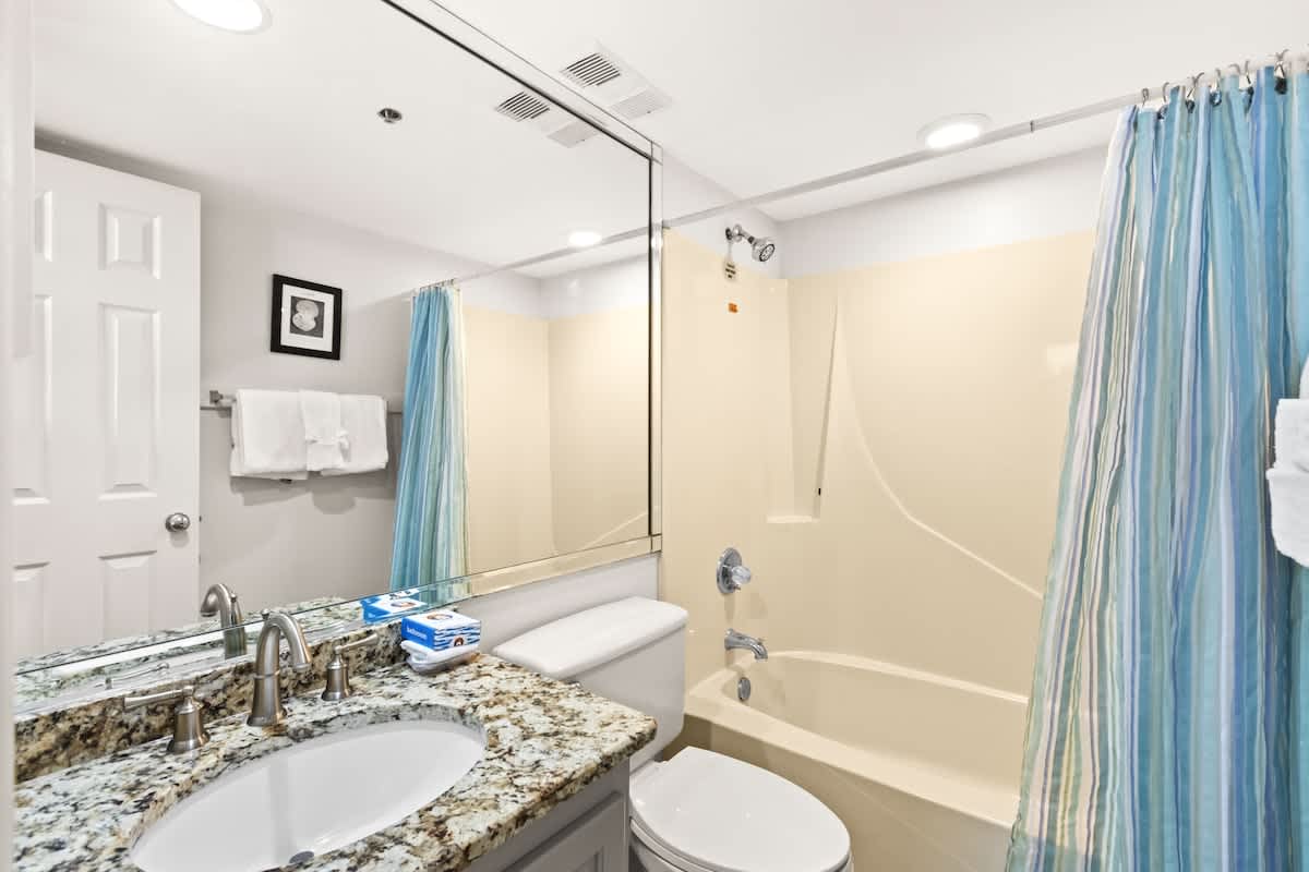 One Seagrove Place 1507 19