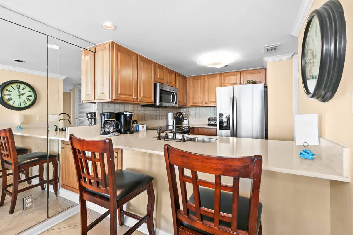 One Seagrove Place 1606 10