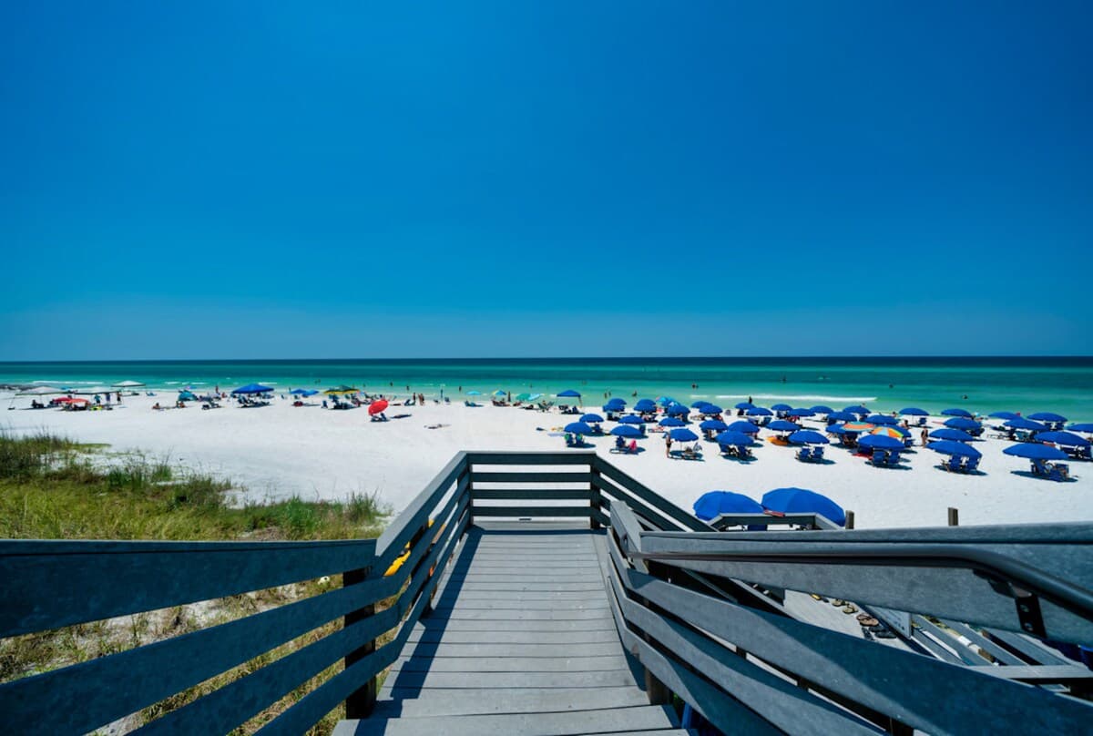 One Seagrove Place 1606 58