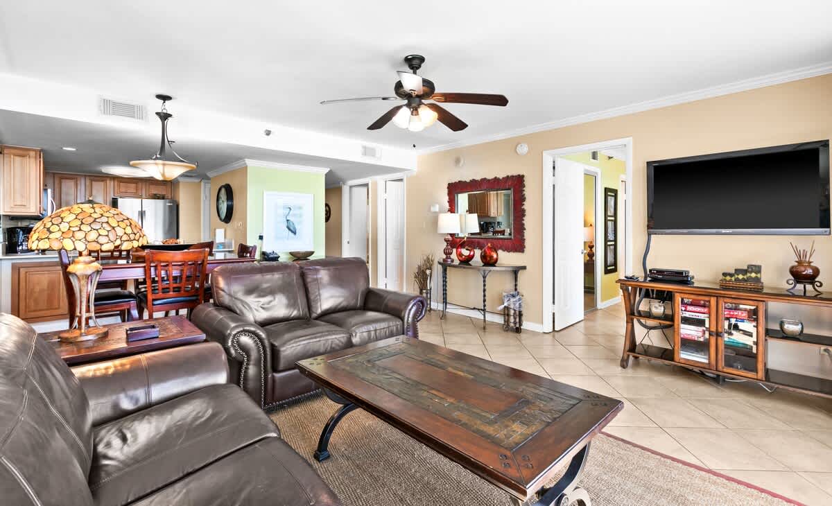 One Seagrove Place 1606 7