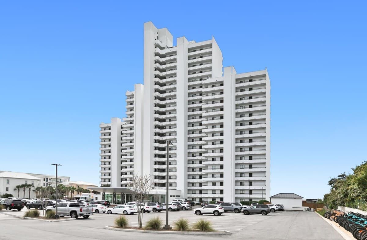 One Seagrove Place 1706 16