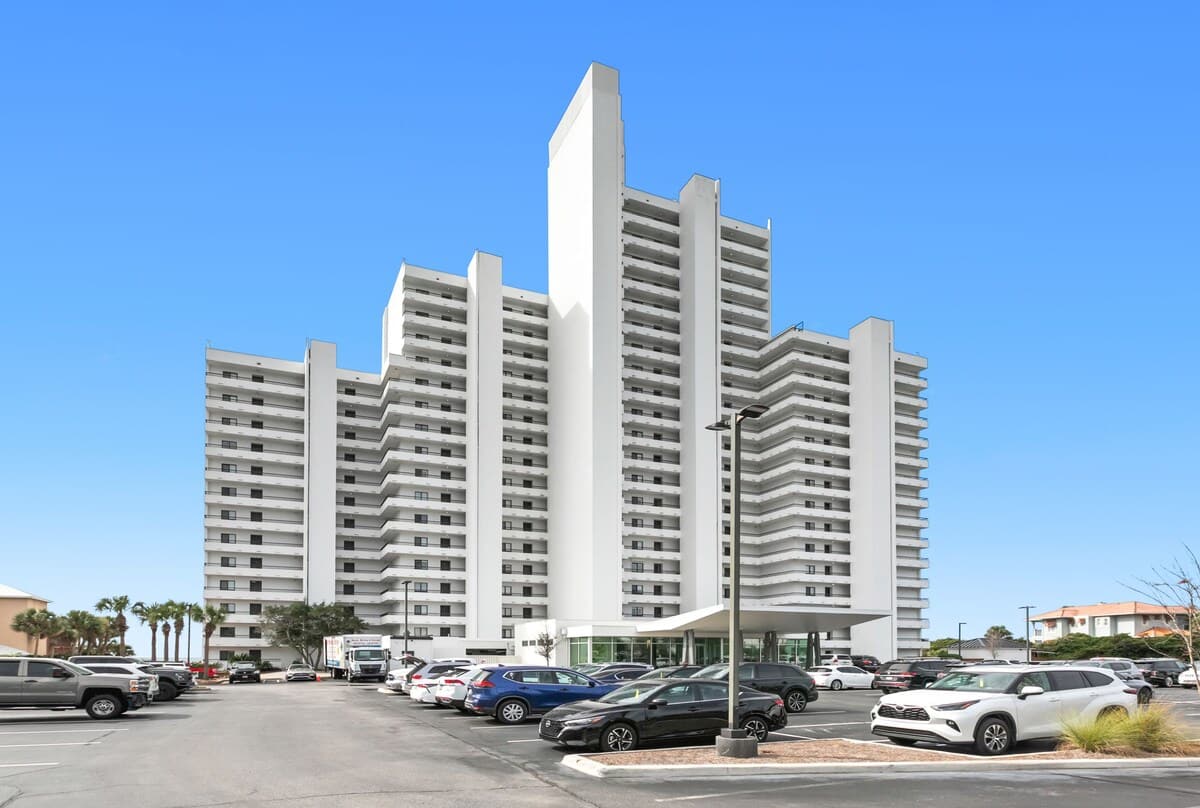 One Seagrove Place 1706 15