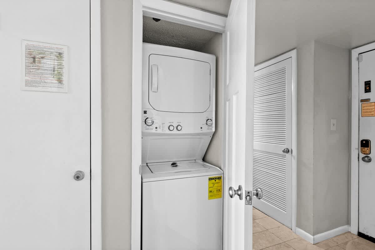 One Seagrove Place 1806 14