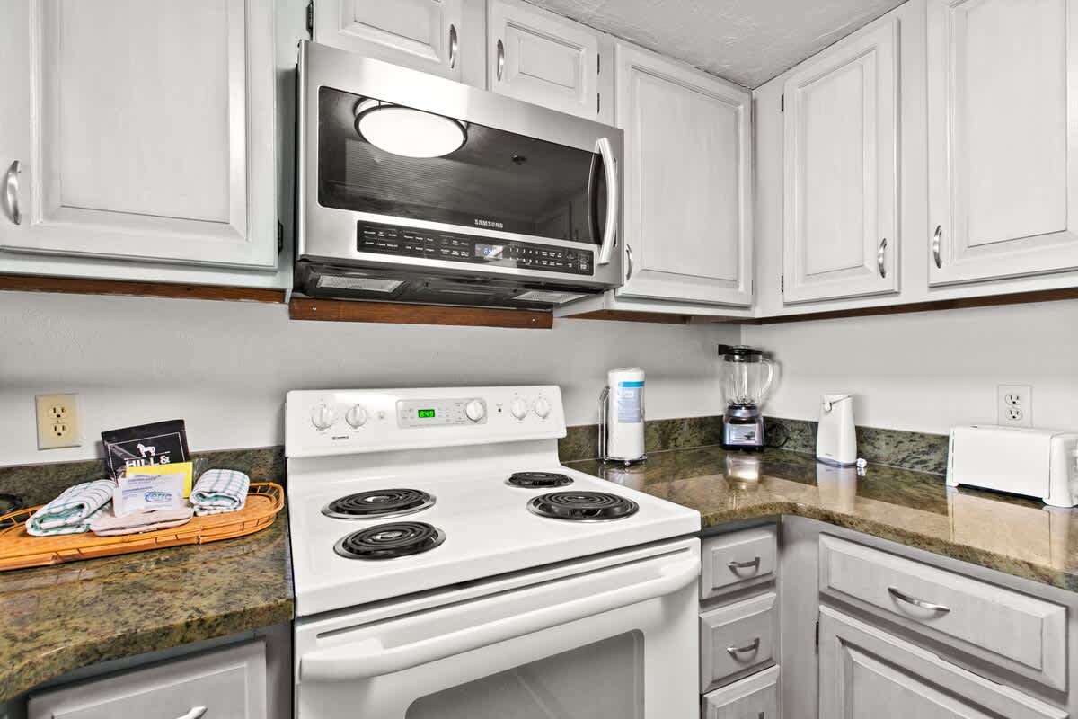 One Seagrove Place 1806 12