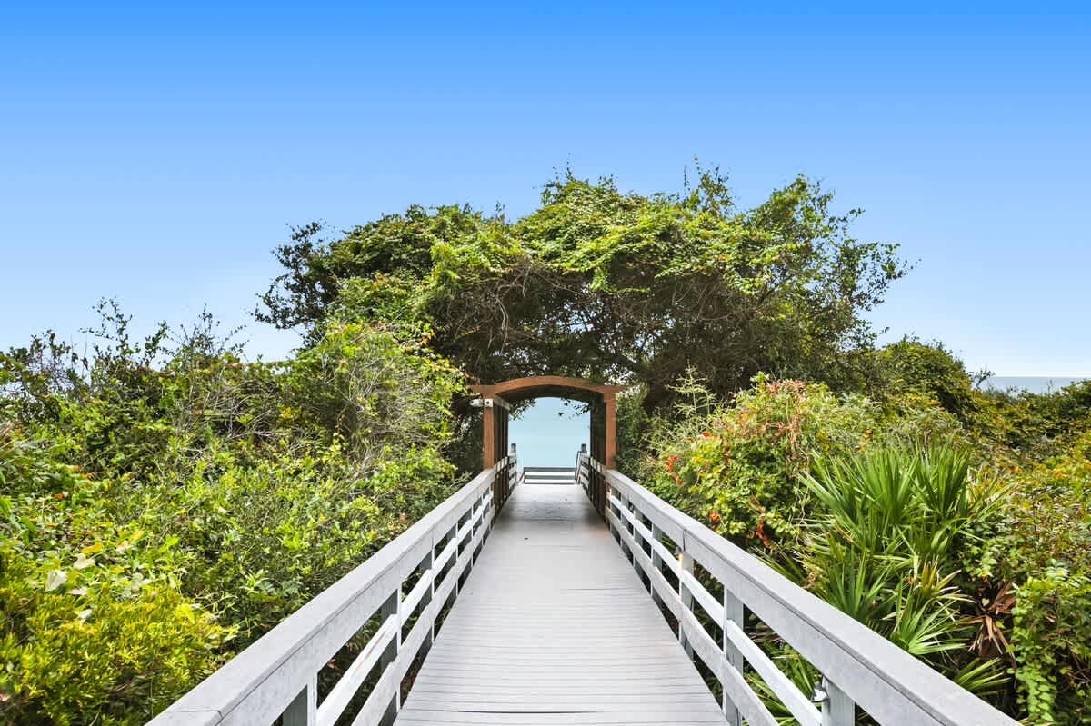 One Seagrove Place 1806 43