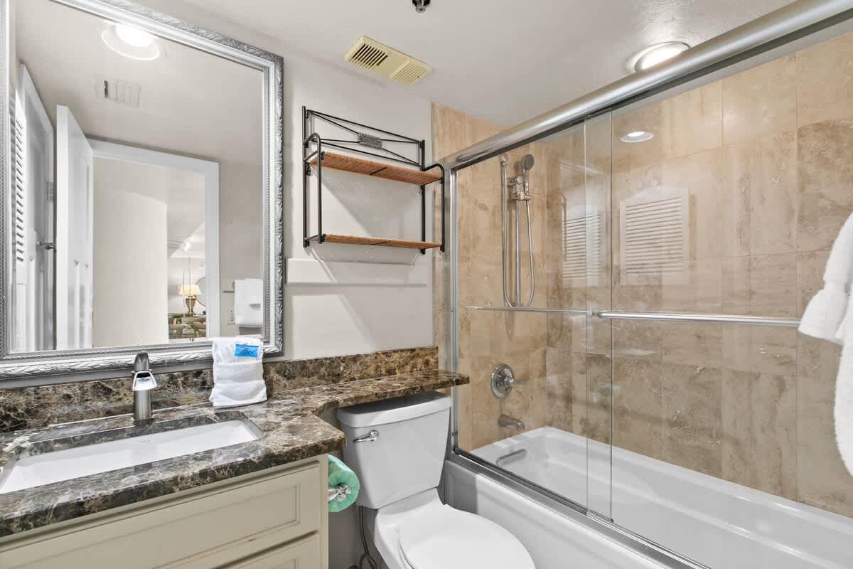 One Seagrove Place 1806 21