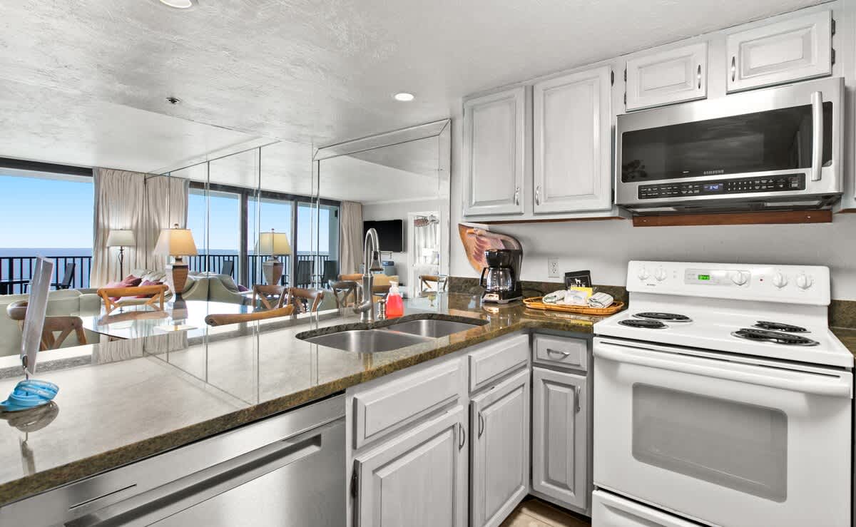 One Seagrove Place 1806 11