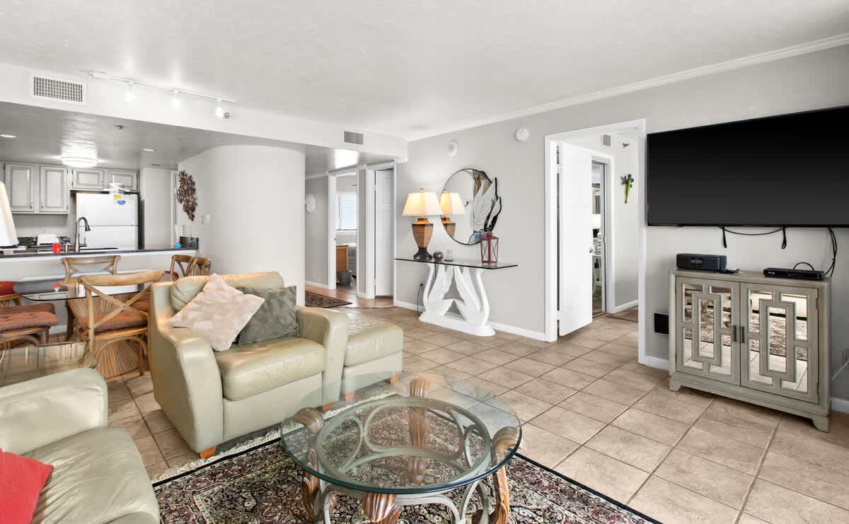 One Seagrove Place 1806 5