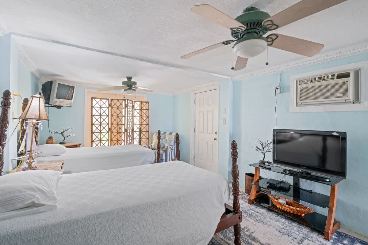 Peaceful Paradise Boat Slip Pool Beach Access 14