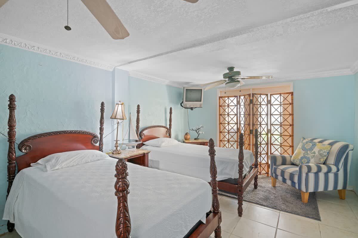 Peaceful Paradise Boat Slip Pool Beach Access 15