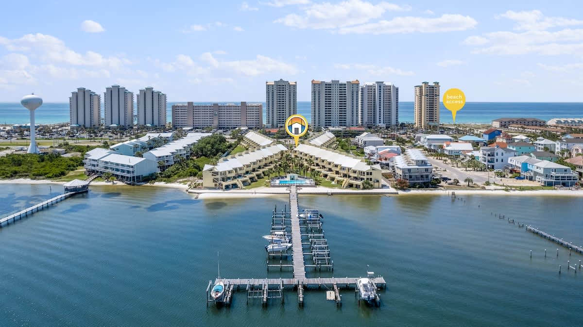 Peaceful Paradise Boat Slip Pool Beach Access